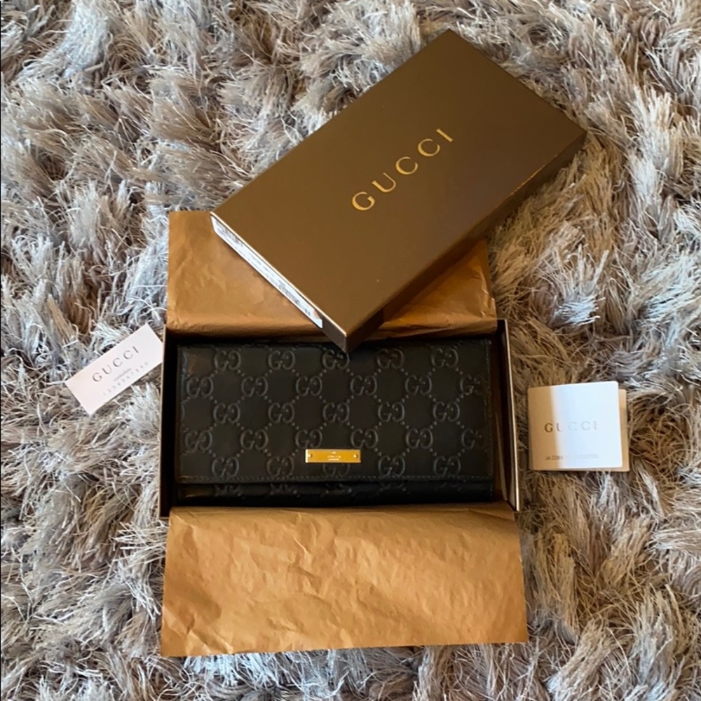 *Pre-Loved* Gucci Long Wallet “Guccissim”